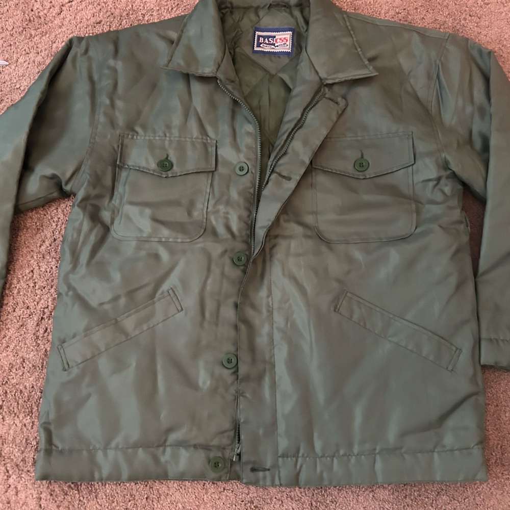 Vintage Basicss green jacket button and zip up